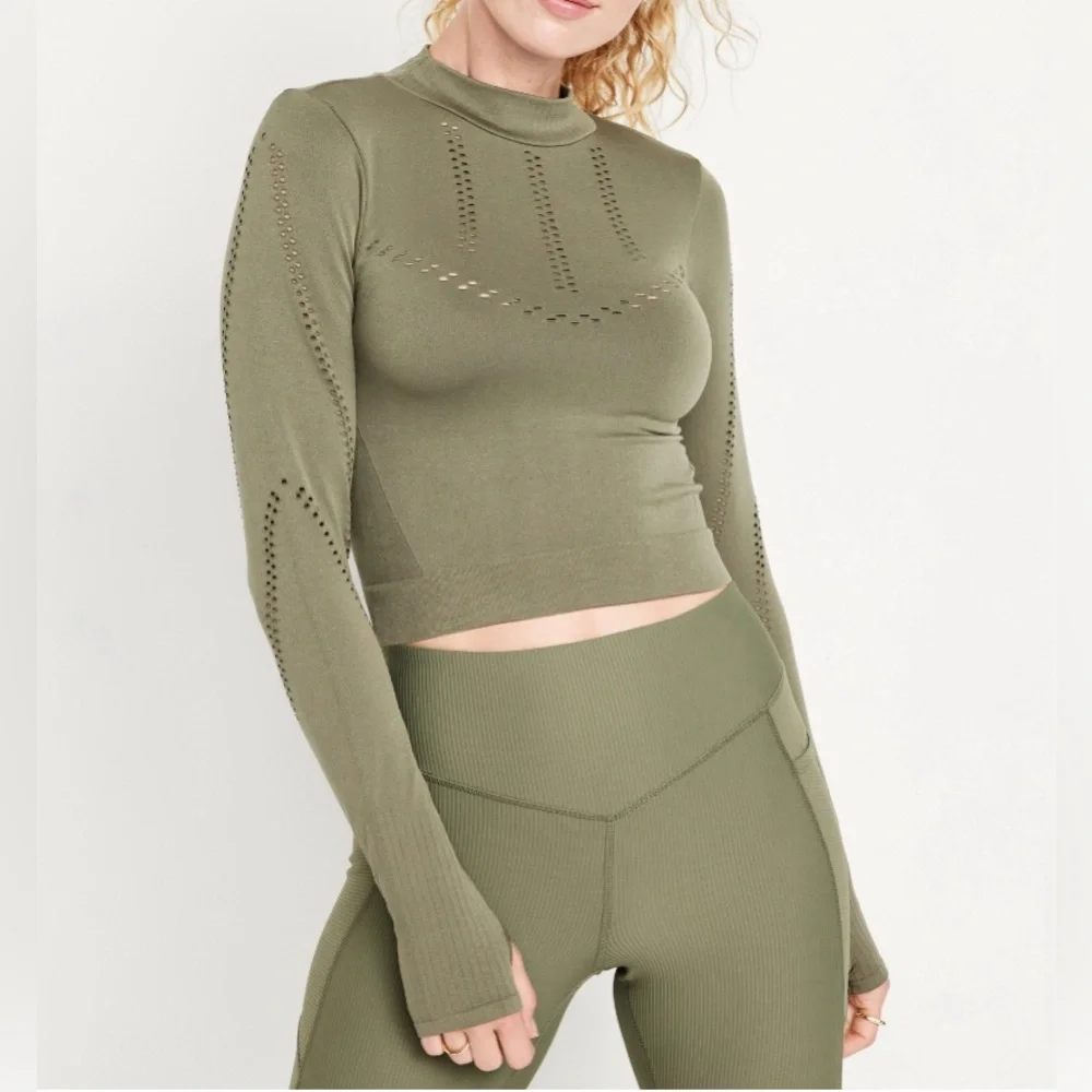 🆕OLD NAVY Green Seamless Crop Performance Top Size Small Workout Gym Gorpcore‎